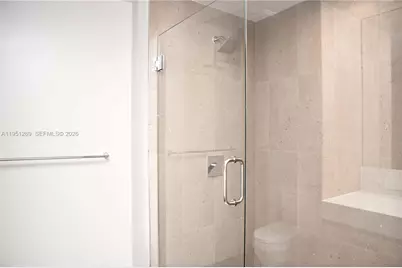 11 NE 6th St #1109, Miami, FL 33132 - Photo 23