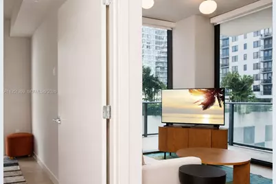 11 NE 6th St #1109, Miami, FL 33132 - Photo 9