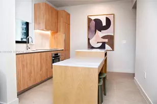 11 NE 6th St, Miami, FL 33132 - Photo 17