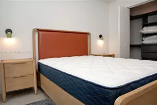 11 NE 6th St, Miami, FL 33132 - Photo 23