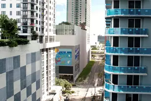 11 NE 6th St, Miami, FL 33132 - Photo 27