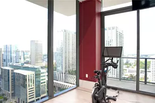 11 NE 6th St, Miami, FL 33132 - Photo 7