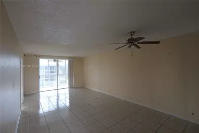 6005 Del Lago Cir #305, Sunrise, FL 33313 - Photo 5