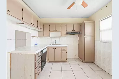 6005 Del Lago Cir #305, Sunrise, FL 33313 - Photo 5