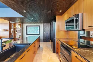 200 Ocean Dr, Miami Beach, FL 33139 - Photo 25