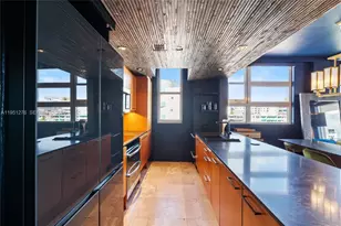 200 Ocean Dr, Miami Beach, FL 33139 - Photo 21