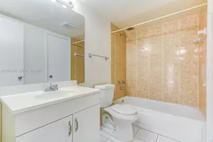 7528 SW 95th Pl, Miami, FL 33173 - Photo 11