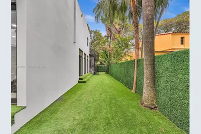 3010 Alton Rd, Miami Beach, FL 33140 - Photo 47