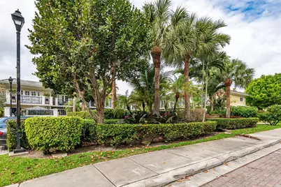1000 Palm Trl #6, Delray Beach, FL 33483 - Photo 1