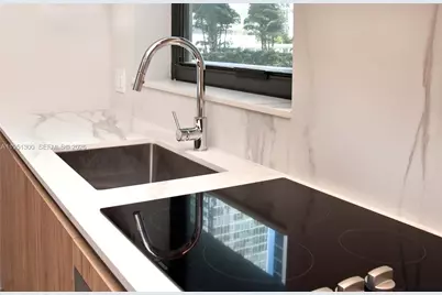 11 NE 6th St #1109, Miami, FL 33132 - Photo 19