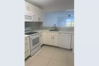 842 NE 209th St #105-37, Miami, FL 33179 - Photo 3
