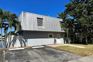 1361 NE 40th Pl, Oakland Park, FL 33334 - Photo 3