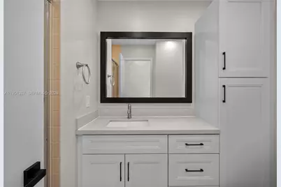 2500 Parkview Dr #2517, Hallandale Beach, FL 33009 - Photo 19