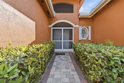 2243 SE 14th Cir, Homestead, FL 33035 - Photo 3