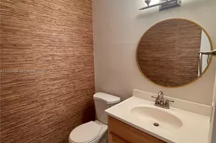 4050 NE 12th Terrace, Oakland Park, FL 33334 - Photo 5