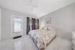 815 SW 10th Terrace, Hallandale Beach, FL 33009 - Photo 13