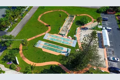 815 SW 10th Ter #6V, Hallandale Beach, FL 33009 - Photo 25