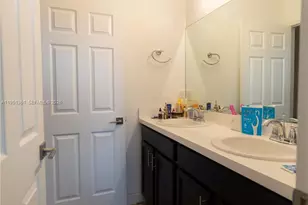 3542 NW 29th Ct, Lauderdale Lakes, FL 33311 - Photo 13