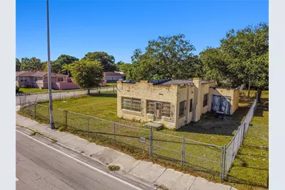 8610 NW 17th Ave, Miami, FL 33147 - Photo 15