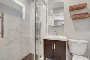 424 NE 27th Dr, Wilton Manors, FL 33334 - Photo 15