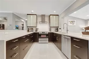 424 NE 27th Dr, Wilton Manors, FL 33334 - Photo 3