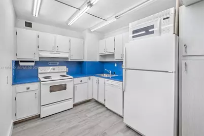 100 Bayview Dr #229, Sunny Isles Beach, FL 33160 - Photo 13