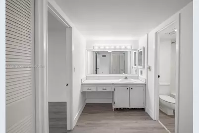 100 Bayview Dr #229, Sunny Isles Beach, FL 33160 - Photo 25