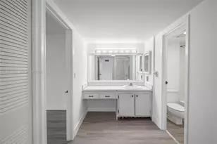 100 Bayview Dr, Sunny Isles Beach, FL 33160 - Photo 25