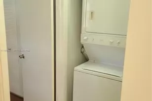 2061 NW 96th Terrace, Pembroke Pines, FL 33024 - Photo 17