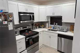 8911 S Hollybrook Blvd, Pembroke Pines, FL 33025 - Photo 5