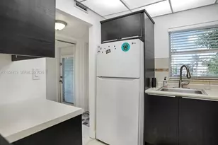 9370 Sunrise Lakes Blvd, Sunrise, FL 33322 - Photo 13