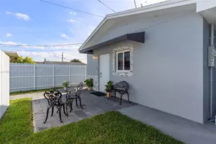 1430 NE 11th St, Homestead, FL 33033 - Photo 11