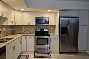 8075 SW 107th Ave, Miami, FL 33173 - Photo 15