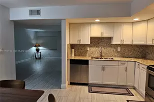 8075 SW 107th Ave, Miami, FL 33173 - Photo 13