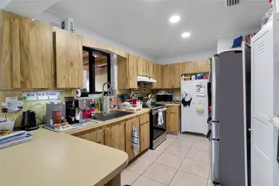 3529 W 14th Ln, Hialeah, FL 33012 - Photo 5