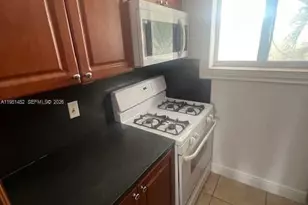 305 69th St, Miami Beach, FL 33141 - Photo 7