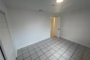 1719 NW 16th St, Miami, FL 33125 - Photo 13
