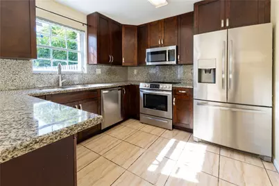 2270 SW 83rd Ave, Miramar, FL 33025 - Photo 11