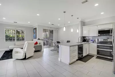 6047 Seminole Gardens Cir, Riviera Beach, FL 33418 - Photo 3