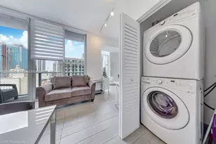 151 SE 1st St, Miami, FL 33131 - Photo 3