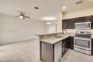 17161 SW 96th St, Miami, FL 33196 - Photo 9