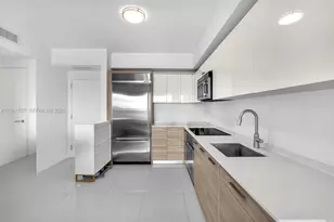 1300 Brickell Bay Dr, Miami, FL 33131 - Photo 9