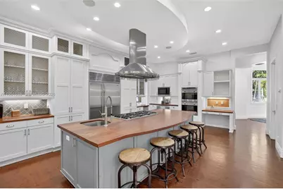 101 Holly Ln, Plantation, FL 33317 - Photo 21