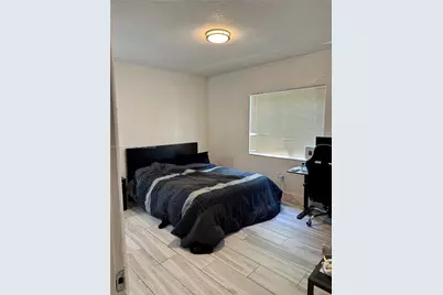 1085 NW 48th St, Miami, FL 33127 - Photo 5