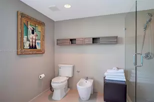 5025 Collins Ave, Miami Beach, FL 33140 - Photo 13