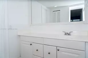 854 NW 87th Ave, Miami, FL 33172 - Photo 17