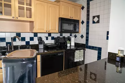 854 NW 87th Ave #405, Miami, FL 33172 - Photo 5