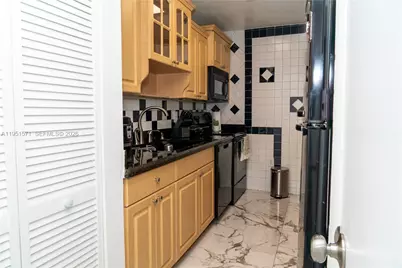 854 NW 87th Ave #405, Miami, FL 33172 - Photo 7