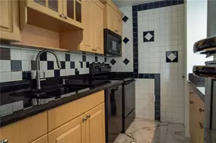 854 NW 87th Ave, Miami, FL 33172 - Photo 7