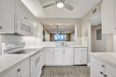7763 Southampton Ter #403, Tamarac, FL 33321 - Photo 9